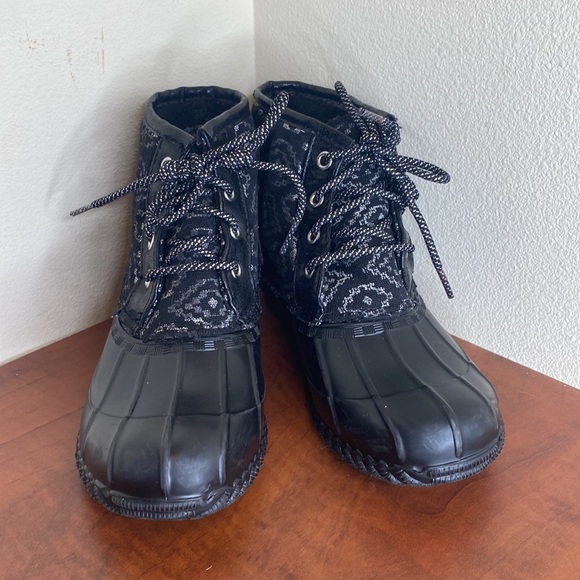 Youth Rain Booties, size 3, black & silver - Picture 4 of 10